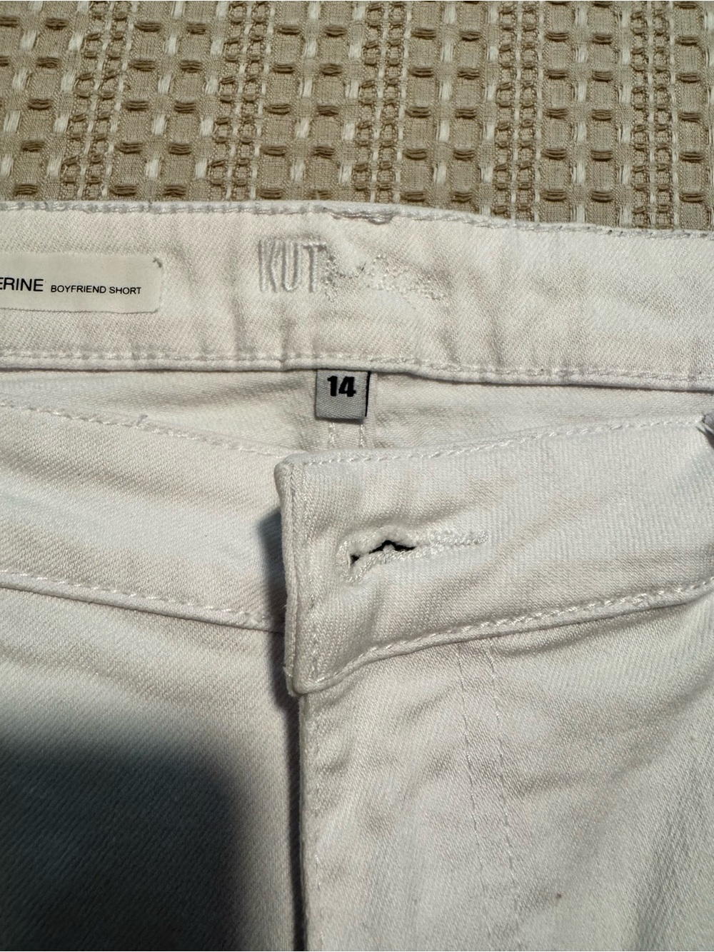 Kut from the Kloth White Boyfriend Shorts - Size 14